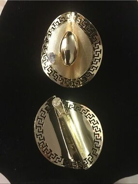 Gold Oval Decorative Barrette earrings